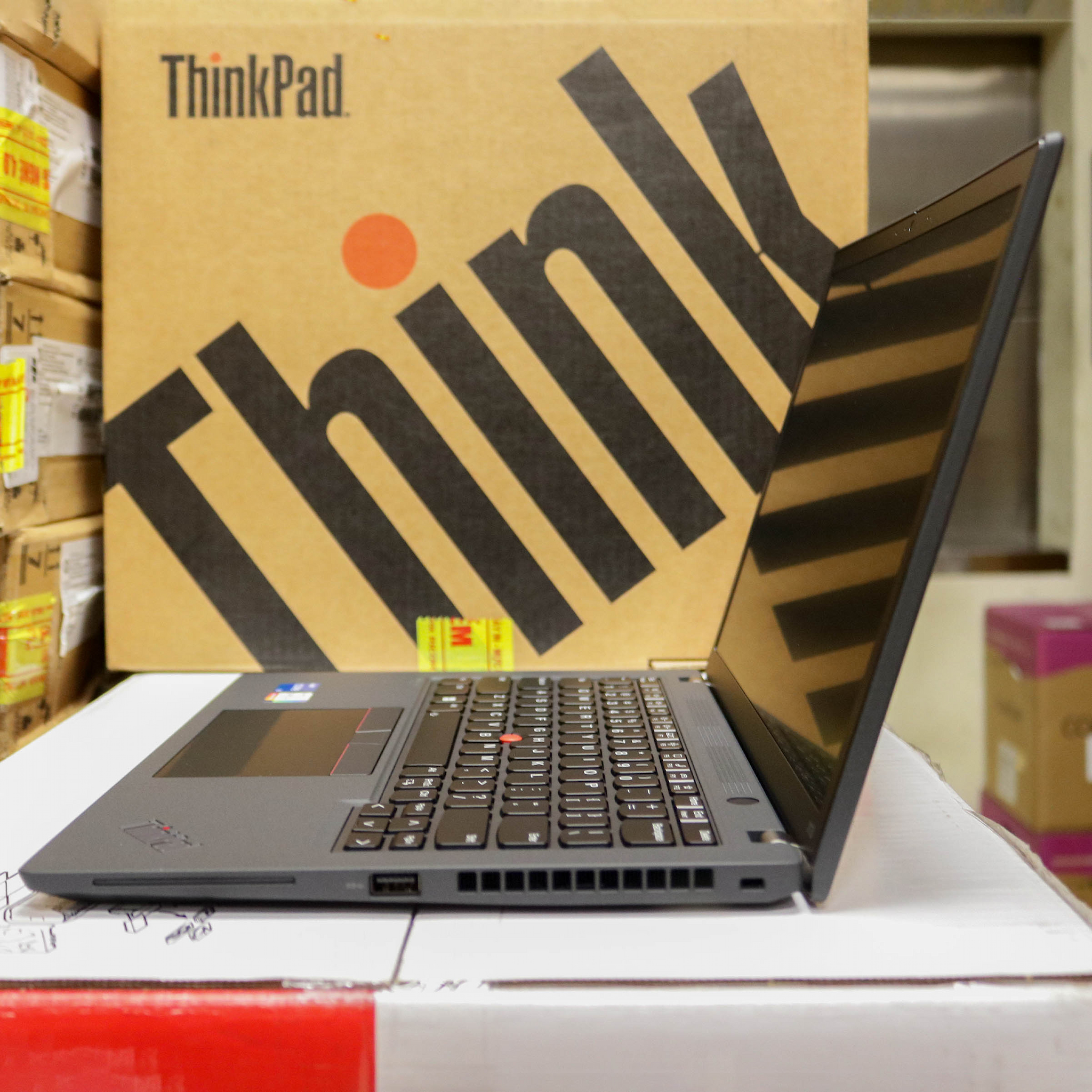 Hình ảnh chi tiết Laptop Lenovo Thinkpad x13 gen 3/ core i7-1255u/ 16gb/ 512 gb ssd/ 13.3inch wuxga/ villi black/ 21bqs31r00 - Ảnh số 8