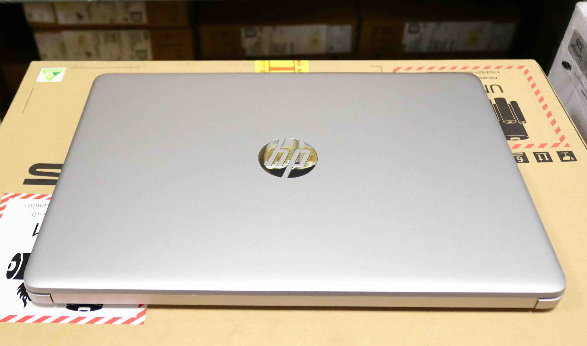 Hình ảnh chi tiết Laptop HP 240 G9 8GD4/ 512GSSD/ 14.0FHD/Win-11/6L1Y2PA - Ảnh số 2