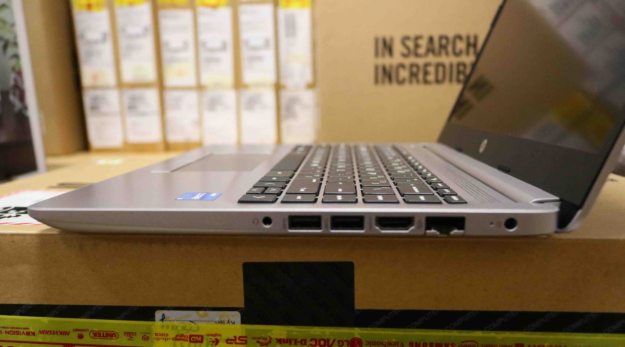 Hình ảnh chi tiết Laptop HP 240 G9 8GD4/ 512GSSD/ 14.0FHD/Win-11/6L1Y2PA - Ảnh số 3