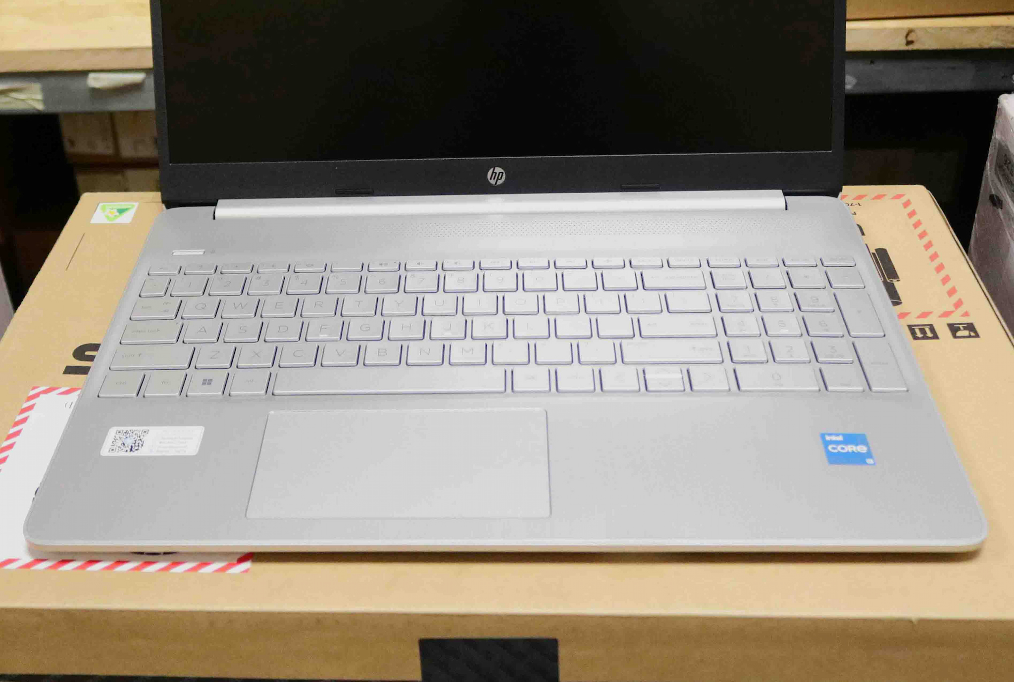 Hình ảnh chi tiết Laptop HP 15S-FQ2712TU  I3-1115G4/8GB / 256GB SSD/ 15.6INCH FHD/WIN 11/7C0X2PA - Ảnh số 5