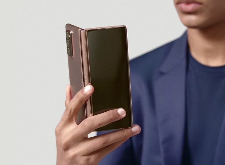 Samsung Galaxy Z Fold 2 có thiết kế như một cuốn sách
