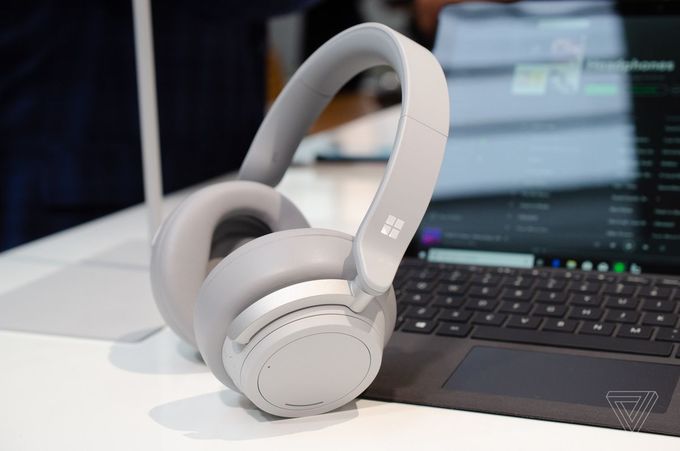 Microsoft ra tai nghe không dây chống ồn