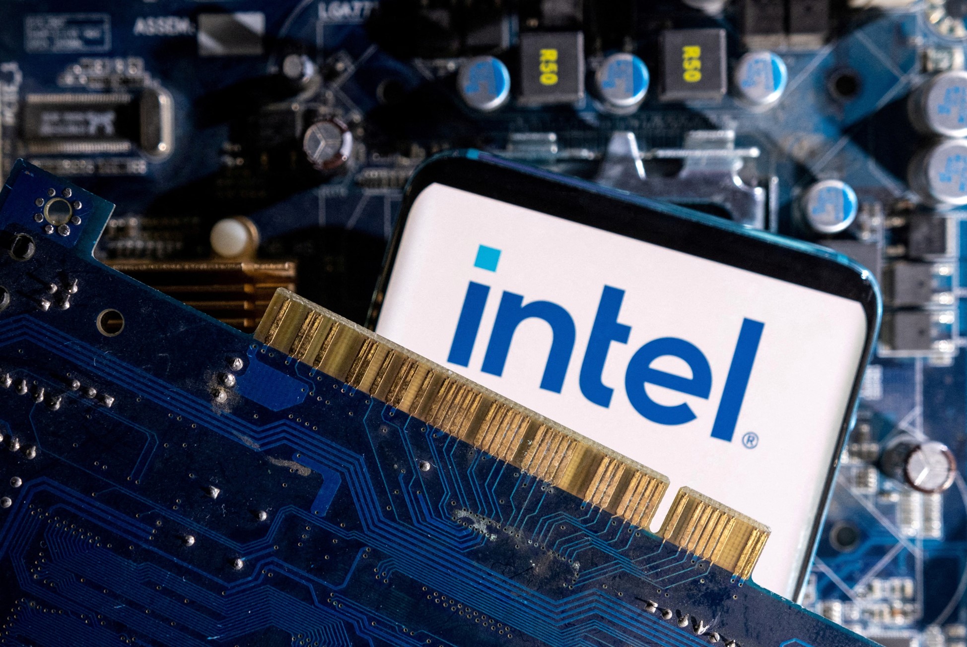 Intel nhận trợ cấp 7,86 tỷ đô la từ chính phủ Hoa Kỳ: Hạn chế việc bán cổ phần trong đơn vị sản xuất chip