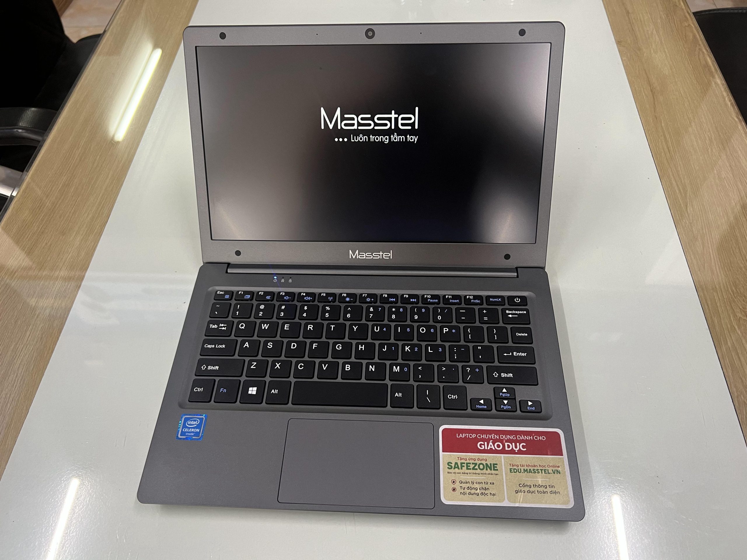 Laptop Masstel E116 N4020/4GB/128GB/Win10 Pro